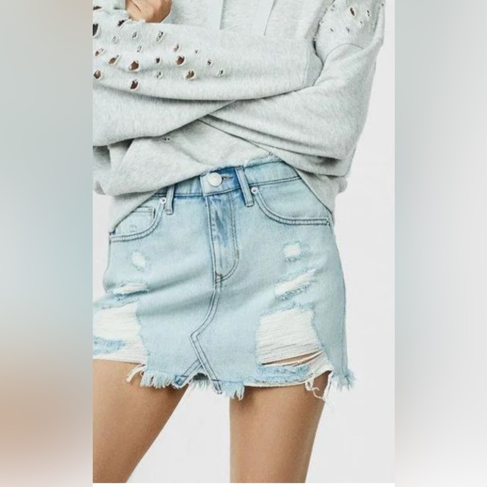 Express Vintage Light Blue Denim Distressed Mini Skirt size 2 - Picture 2 of 8